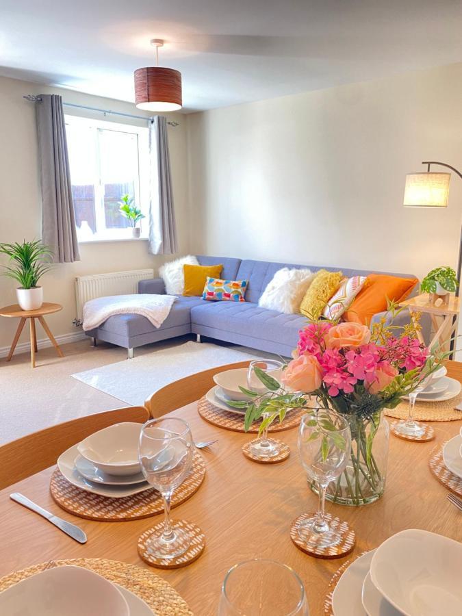 Villa Free Private Parking! Oakley House And Garden! Fully Equipped 4 Comfy Beds Corby Exterior foto